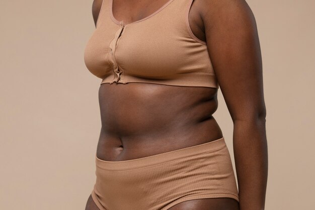 Bel corpo di donna in lingerie