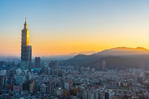 Bella architettura che costruisce la città di Taipeh