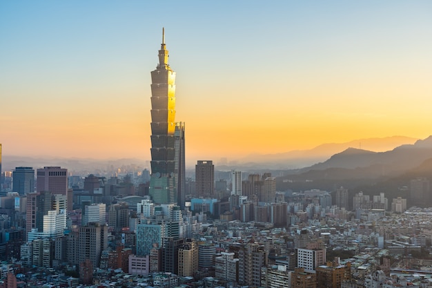 Bella architettura che costruisce la città di Taipeh