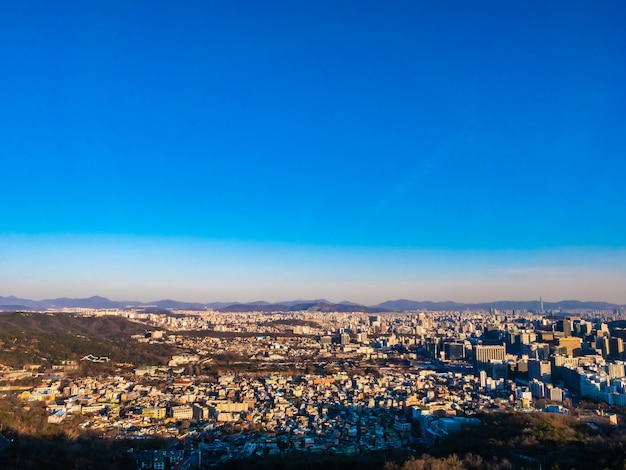 Bella architettura che costruisce paesaggio urbano nella città di Seoul
