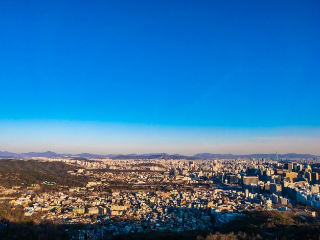 Bella architettura che costruisce paesaggio urbano nella città di Seoul