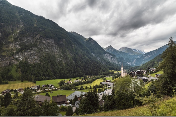 Foto gratuito bella comunità della valle a heiligenblut, karnten, austria