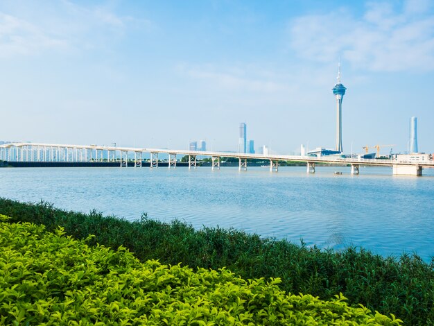 Bella costruzione di architettura della torre di macao nella città