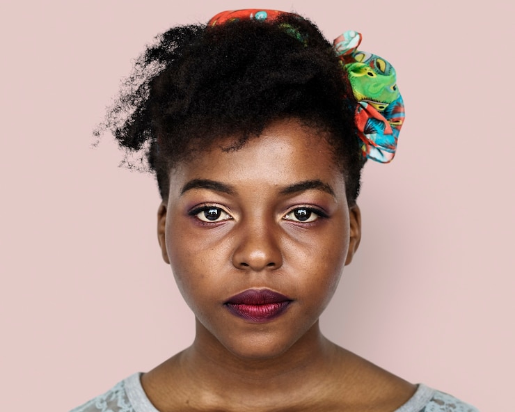 Foto gratuito bella giovane donna africana, ritratto del viso