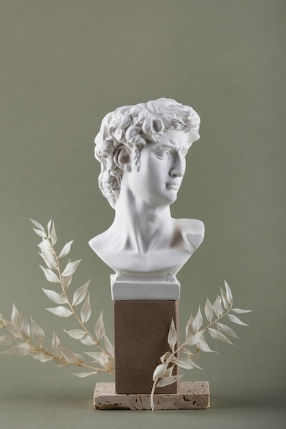 Bella scultura di figura romana