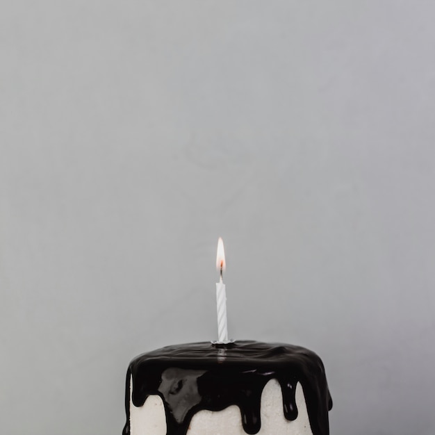 Bella torta con candela