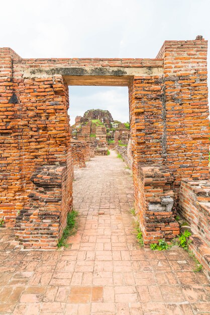 Bella vecchia architettura storica di Ayutthaya in Thailandia