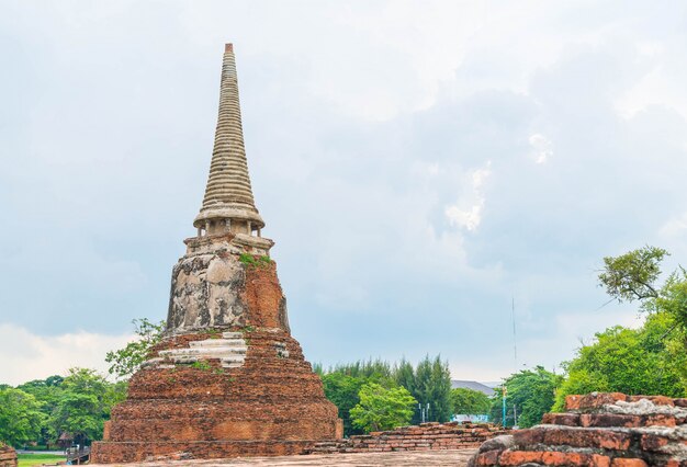 Bella vecchia architettura storica di Ayutthaya in Thailandia