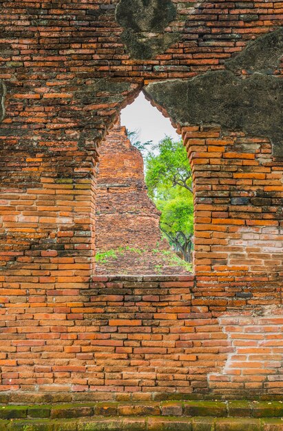 Bella vecchia architettura storica di Ayutthaya in Thailandia