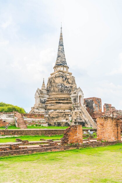 Bella vecchia architettura storica di Ayutthaya in Thailandia