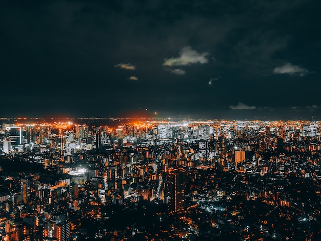 Bellissima architettura e costruzione del paesaggio urbano di Tokyo