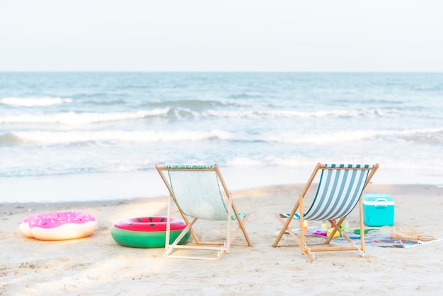 Bellissima spiaggia in estate