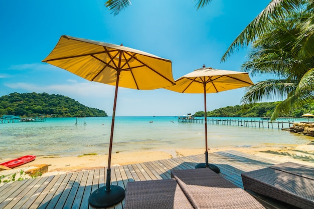 Bellissima spiaggia tropicale e mare