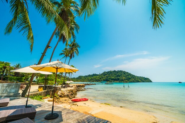 Bellissima spiaggia tropicale e mare