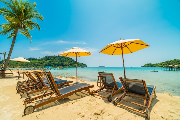 Bellissima spiaggia tropicale e mare