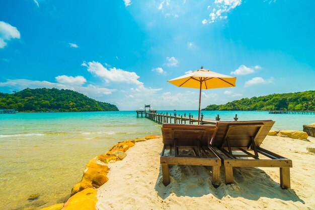 Bellissima spiaggia tropicale e mare