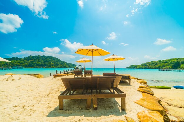 Bellissima spiaggia tropicale e mare