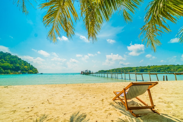 Bellissima spiaggia tropicale e mare