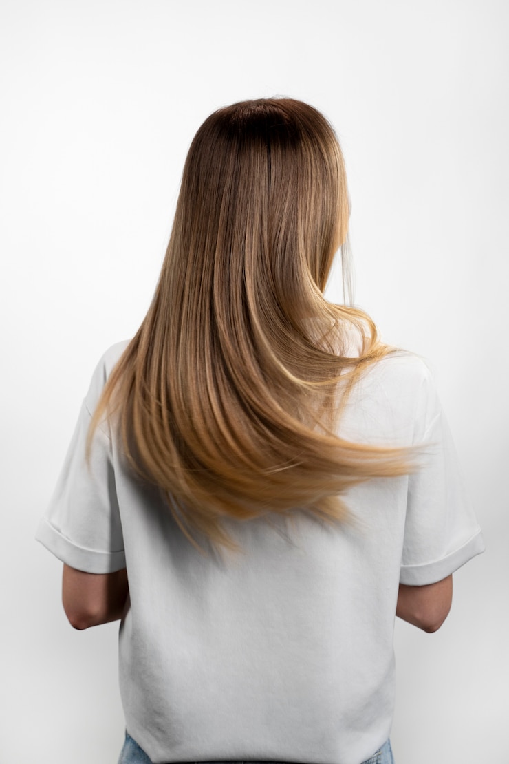 Foto gratuito bellissimi capelli trattati alla cheratina