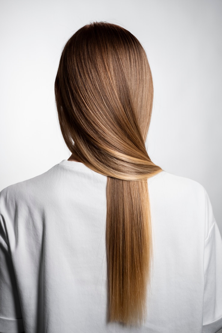Foto gratuito bellissimi capelli trattati alla cheratina