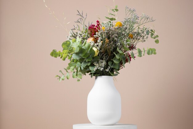 Bellissimi fiori boho in vaso