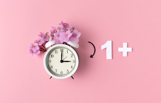 Bellissimo concetto di cambiamento di tempo primaverile