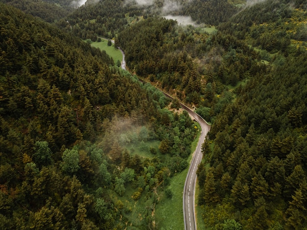 Bellissimo paesaggio di montagna