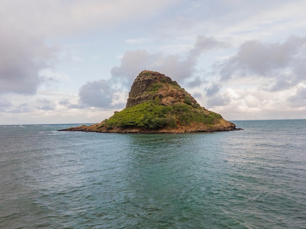 Bellissimo paesaggio hawaiiano con oceano