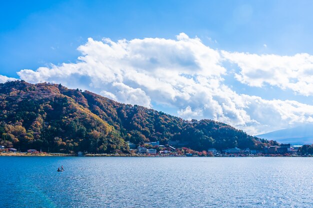 Bellissimo paesaggio intorno lago kawaguchiko