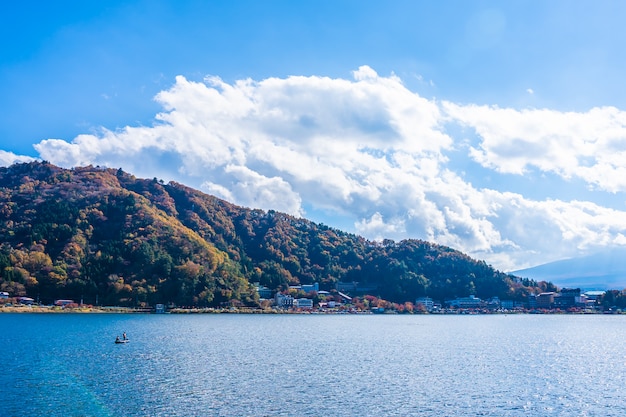 Bellissimo paesaggio intorno lago kawaguchiko