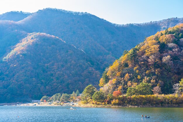 Bellissimo paesaggio intorno lago kawaguchiko