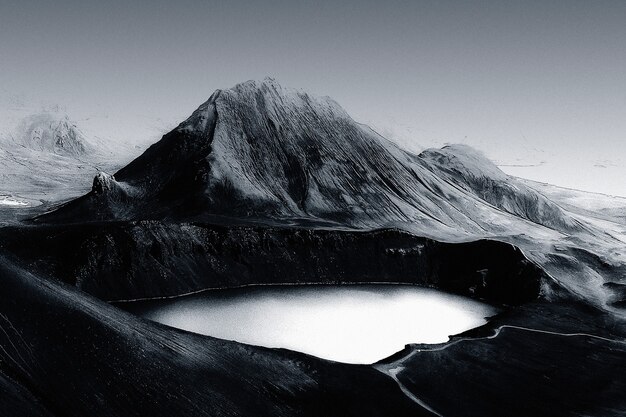 Bellissimo remix di sfondo del lago di montagna