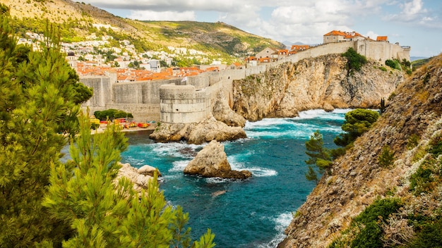 Bellissimo scenario del Juego de tronos a Dubrovnik, Croazia durante il giorno