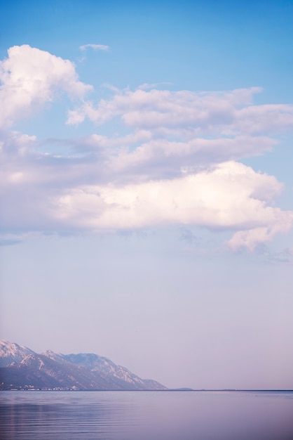 Bellissimo skyscape durante il giorno