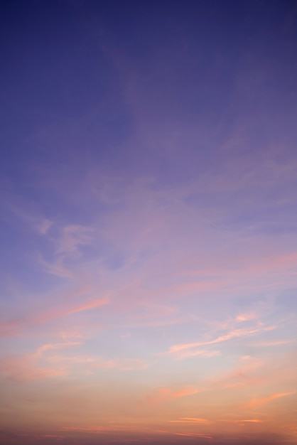 Bellissimo skyscape durante il giorno