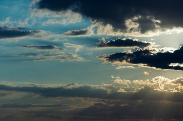 Bellissimo skyscape durante il giorno