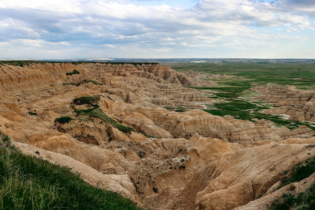 Bello colpo dell'angolo alto del parco nazionale dei calanchi, il Dakota del Sud, USA