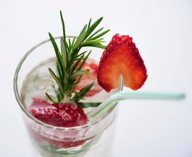 Bevanda rinfrescante con fragola