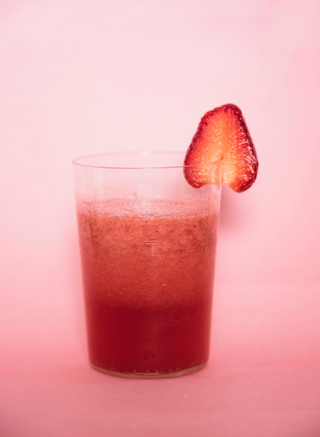 Bevanda rinfrescante con fragola