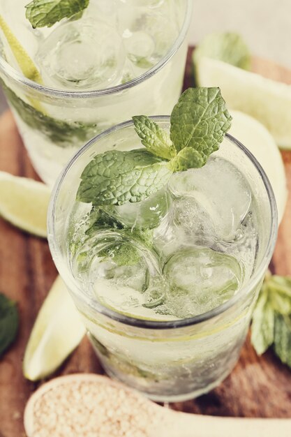 Bicchiere Mojito con ingredienti