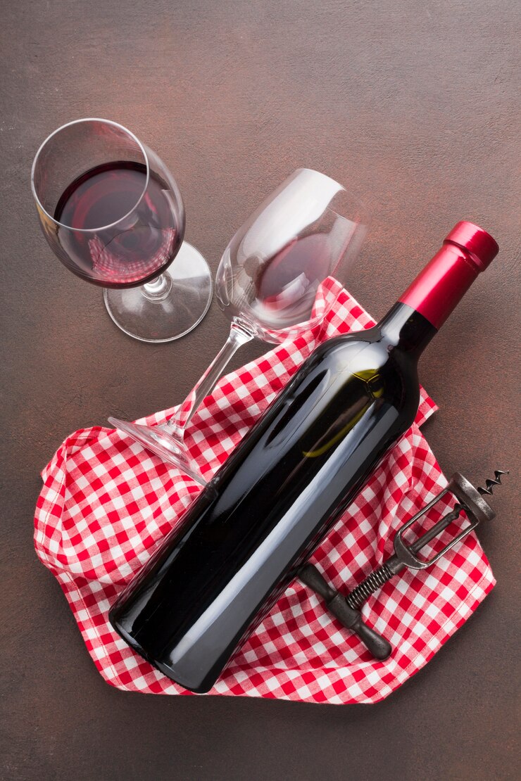 Foto gratuito bicchieri da vino su uno sfondo vintage