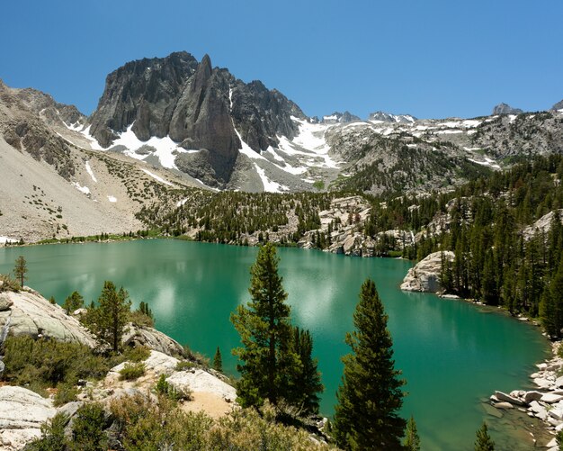 Big Pine Lake nella foresta nazionale di Inyo, California, Stati Uniti