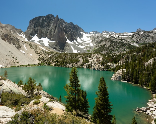 Big Pine Lake nella foresta nazionale di Inyo, California, Stati Uniti