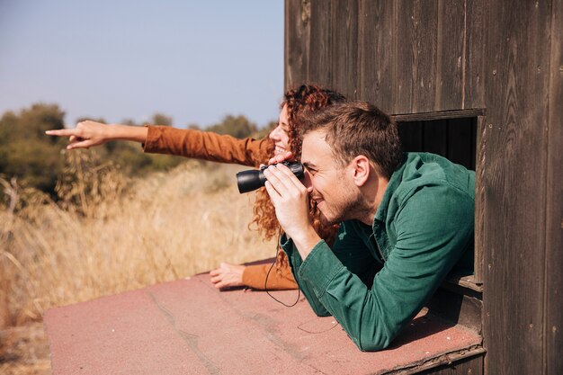 Birdwatching di coppia laterale