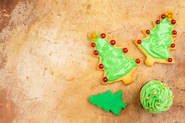 Biscotti a forma di albero vista dall'alto