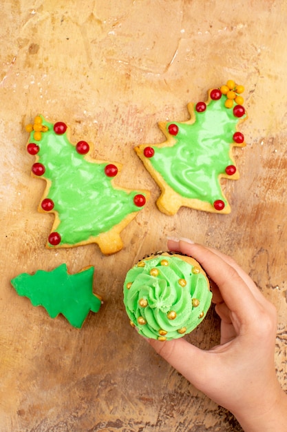 Biscotti a forma di albero vista dall'alto