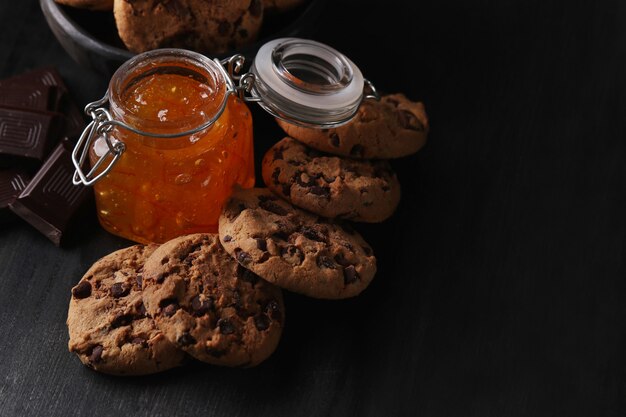 Biscotti al cioccolato con gocce di cioccolato