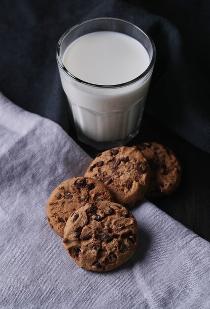 Biscotti al cioccolato con gocce di cioccolato