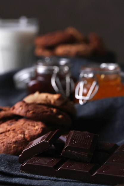 Biscotti al cioccolato con gocce di cioccolato