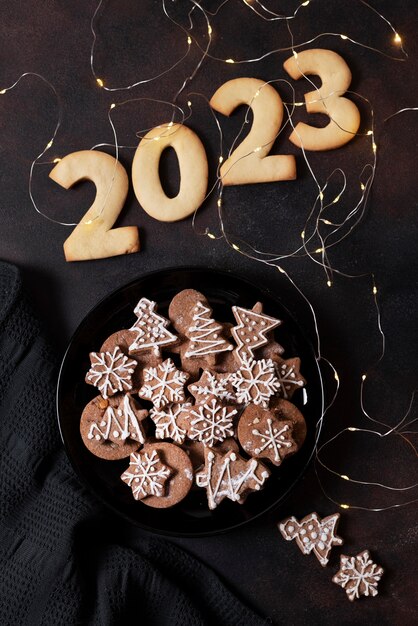 Biscotti deliziosi vista dall'alto per il nuovo anno